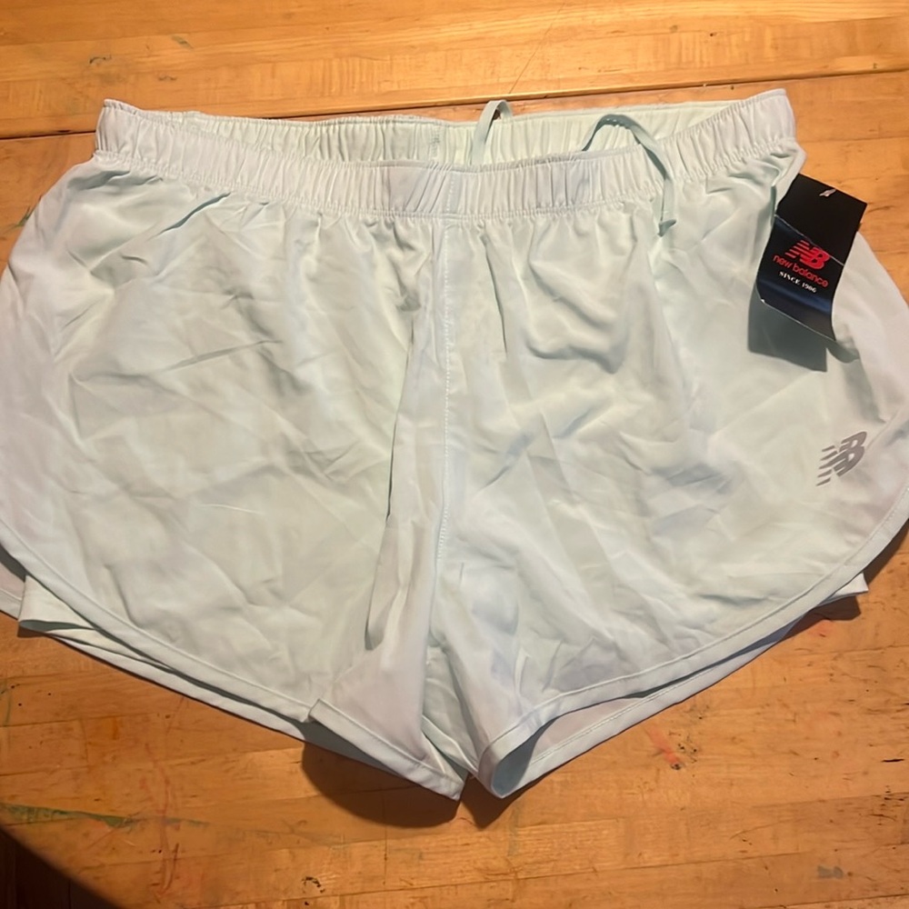 New Balance Women's athletic shorts seafoam grass Size Large NWT